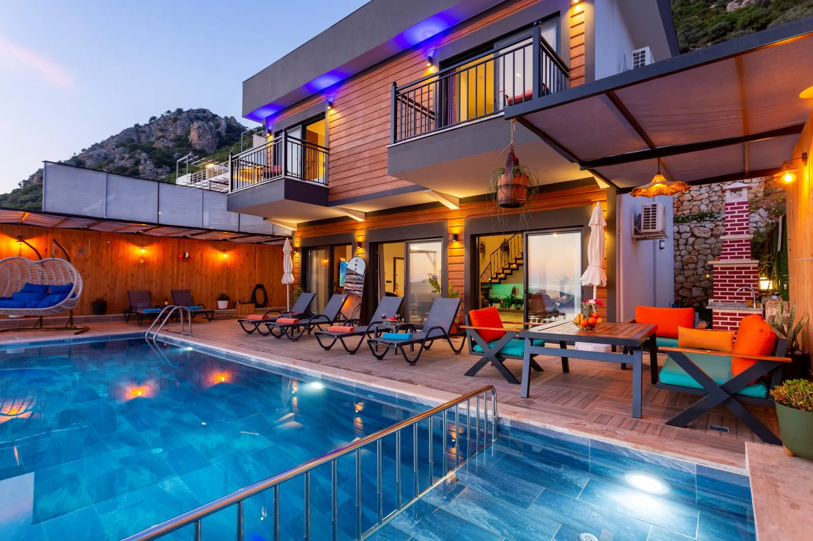 Villa Ray gece dış cephe
